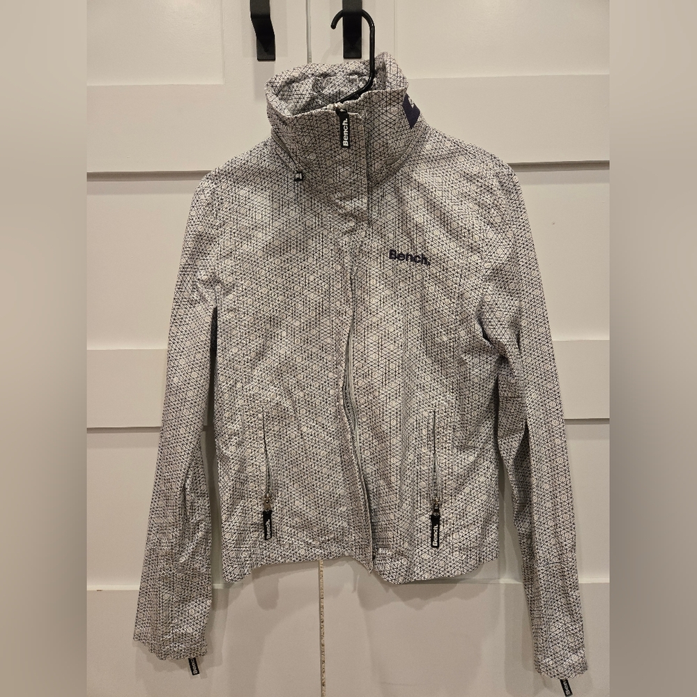 Bench Lightweight Coat
